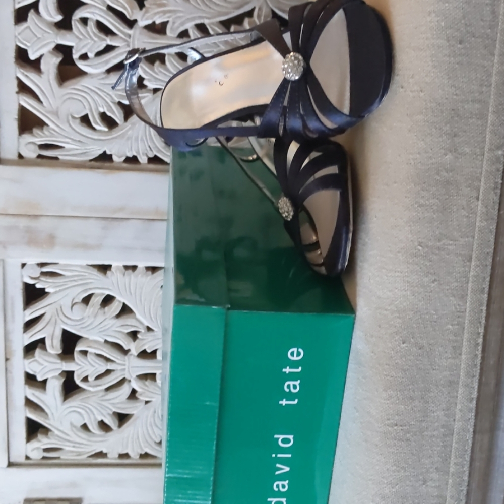 Woman's low heal shoes
